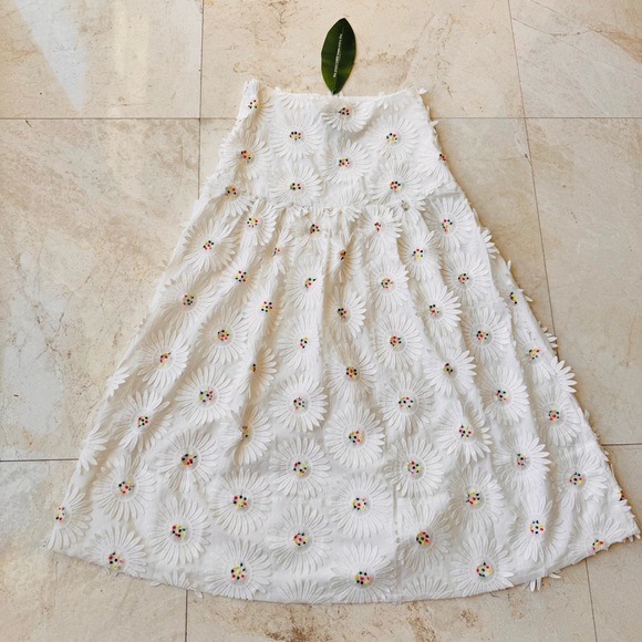 Farm Rio White Daisy 3D Floral Midi Skirt size XS - Picture 6 of 16